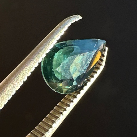 0.96 Carats Natural Sapphire Fine Grade - Picture 16 of 17